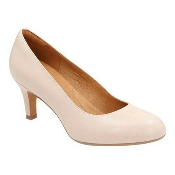 Clarks Heavenly Heart Nude Leather DesimoneShoesandSpa